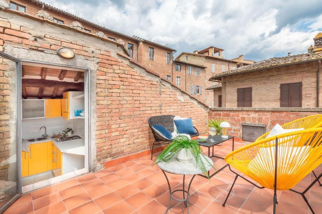 Mimosa- Loft Elegante Con Terrazza Nel Centro Di Siena Lejlighed Eksteriør billede