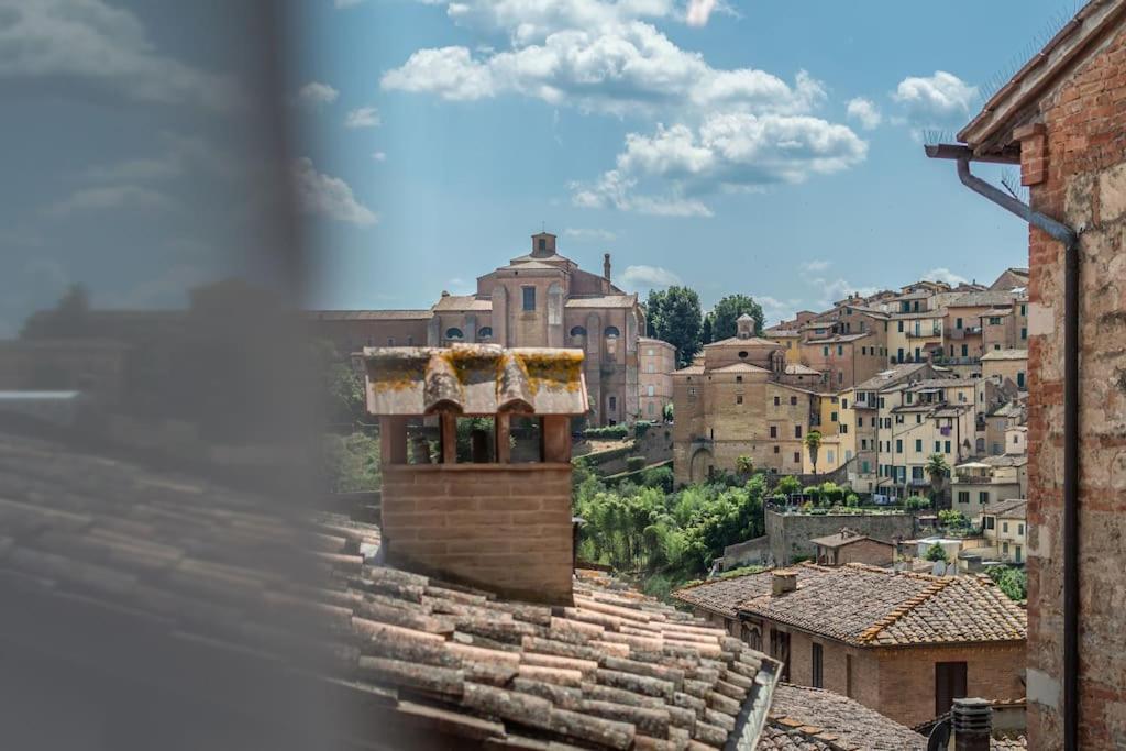 Mimosa- Loft Elegante Con Terrazza Nel Centro Di Siena Lejlighed Eksteriør billede