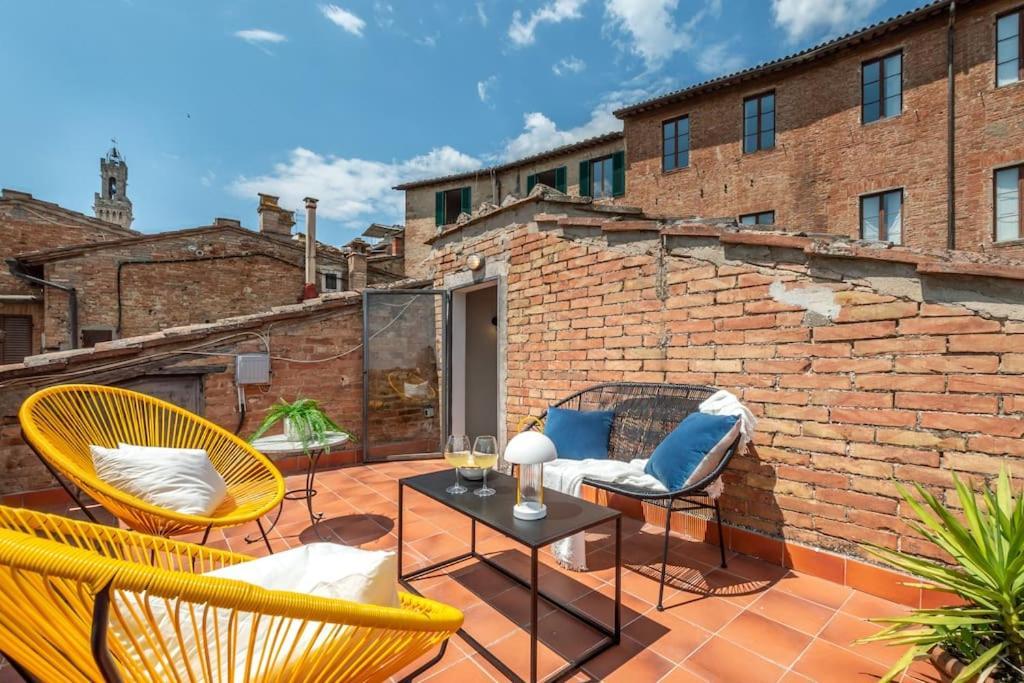 Mimosa- Loft Elegante Con Terrazza Nel Centro Di Siena Lejlighed Eksteriør billede
