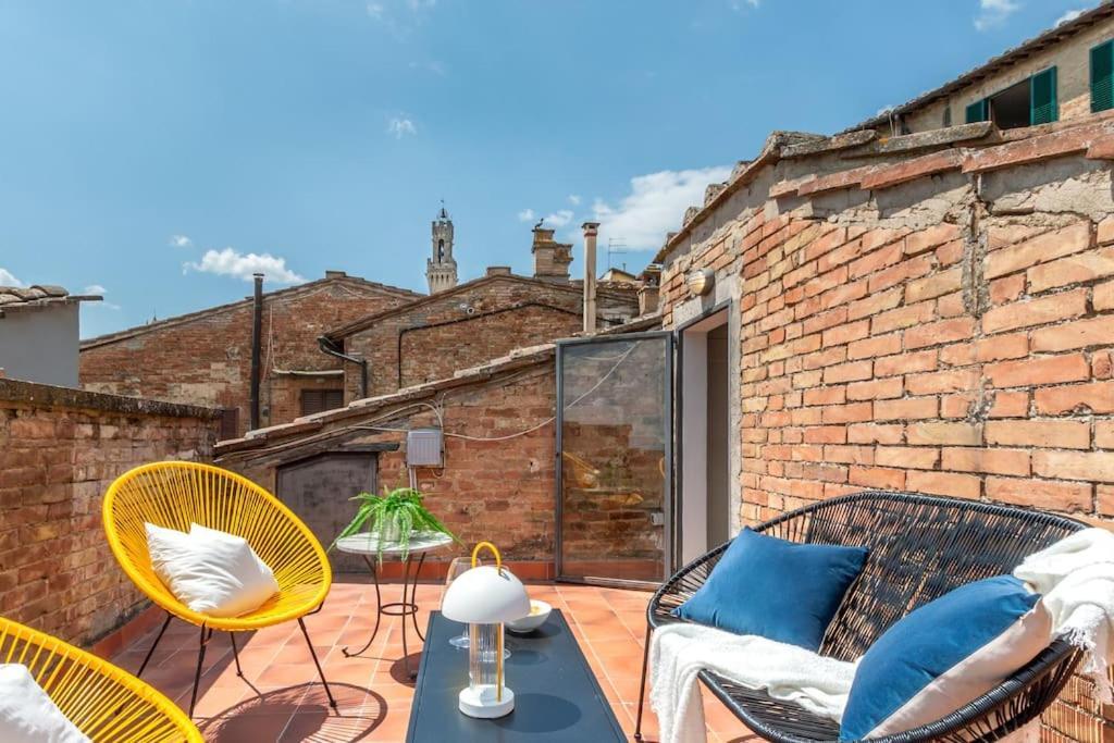 Mimosa- Loft Elegante Con Terrazza Nel Centro Di Siena Lejlighed Eksteriør billede