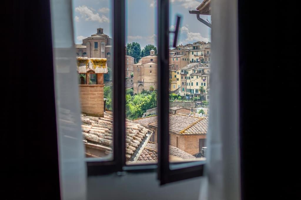 Mimosa- Loft Elegante Con Terrazza Nel Centro Di Siena Lejlighed Eksteriør billede